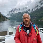 Nadador con experiencia acreditada da clases